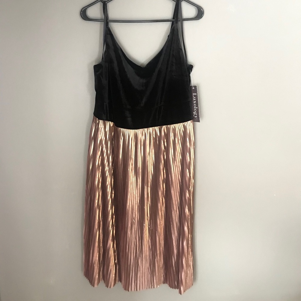 NWT Black and gold cocktail/prom dress Size 10
